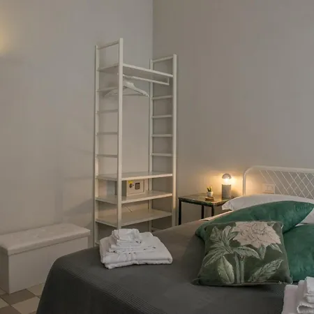 Medusa Chiaia 164 Bed & Breakfast